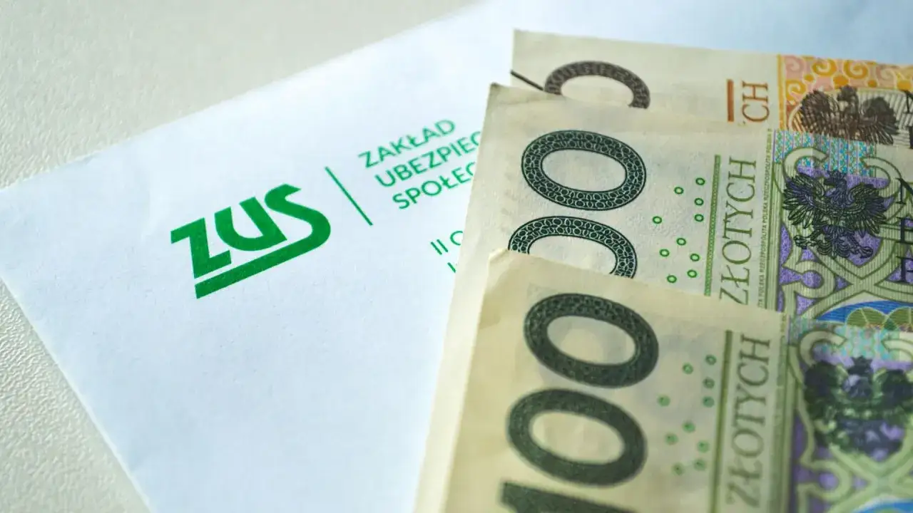 ZUS i polskie banknoty. Czy to wystarczy na minimalną emeryturę w Polsce?