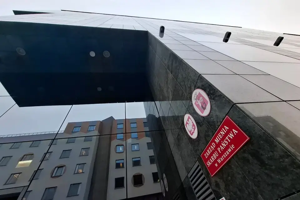 Komercyjny co to znaczy? Wyjaśnienie na przykładach